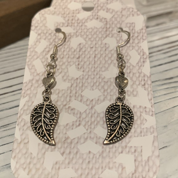Antique Style Leaf Earrings - Picture 2 of 5
